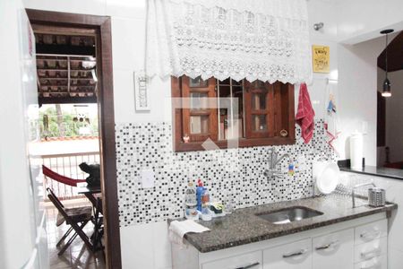 Casa à venda com 157m², 3 quartos e 2 vagascozinha