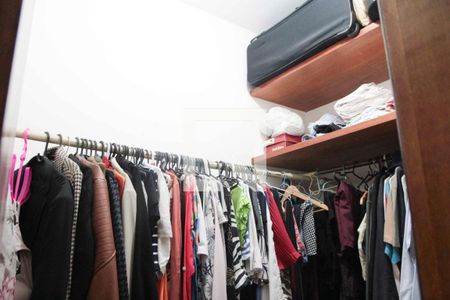 Casa à venda com 157m², 3 quartos e 2 vagascloset