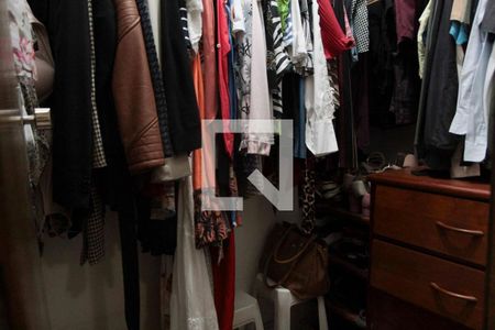 Casa à venda com 157m², 3 quartos e 2 vagascloset