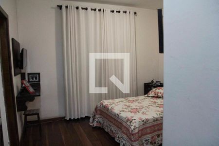 Casa à venda com 157m², 3 quartos e 2 vagassuite