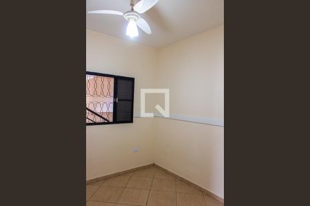 Casa para alugar com 200m², 3 quartos e 4 vagas Casa para alugar com 200m², 3 quartos e 4 vagasQuarto 2