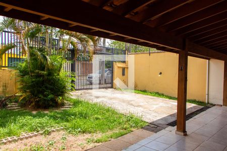 Casa para alugar com 200m², 3 quartos e 4 vagas Casa para alugar com 200m², 3 quartos e 4 vagasÁrea Externa