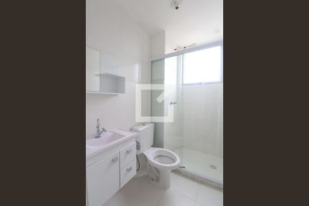 Banheiro de apartamento para alugar com 2 quartos, 44m² em Nova Cidade, São Gonçalo