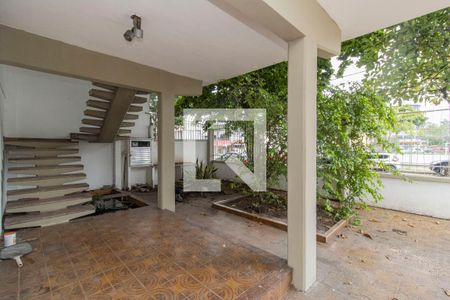 Casa para alugar com 318m², 3 quartos e 4 vagas Casa para alugar com 318m², 3 quartos e 4 vagasVaranda