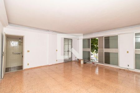 Casa para alugar com 318m², 3 quartos e 4 vagas Casa para alugar com 318m², 3 quartos e 4 vagasSala