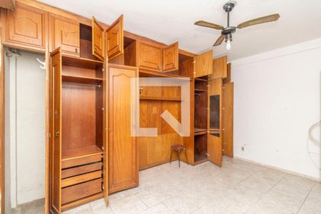 Casa para alugar com 318m², 3 quartos e 4 vagas Casa para alugar com 318m², 3 quartos e 4 vagasSuíte 1