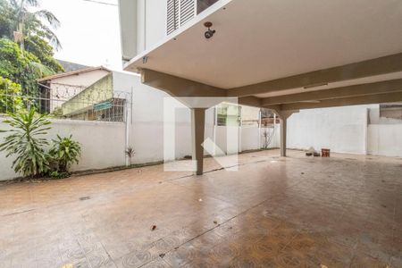Casa para alugar com 318m², 3 quartos e 4 vagas Casa para alugar com 318m², 3 quartos e 4 vagasQuintal