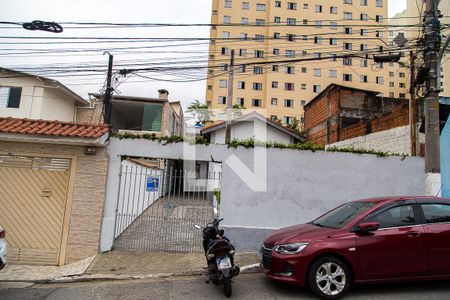 Casa para alugar com 48m², 1 quarto e 1 vaga Casa para alugar com 48m², 1 quarto e 1 vagaFachada