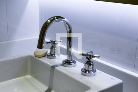 Apartamento à venda com 100m², 2 quartos e 2 vagas Apartamento à venda com 100m², 2 quartos e 2 vagasBanheiro