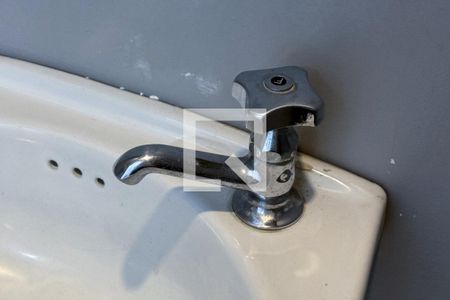 Apartamento à venda com 100m², 2 quartos e 2 vagas Apartamento à venda com 100m², 2 quartos e 2 vagasBanheiro de Serviço