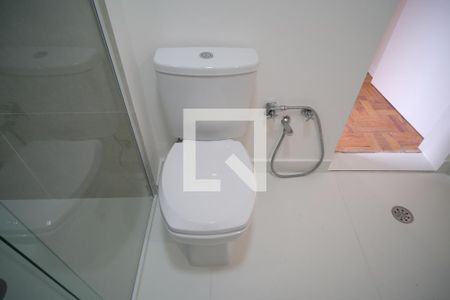 Apartamento para alugar com 72m², 2 quartos e sem vagaBanheiro