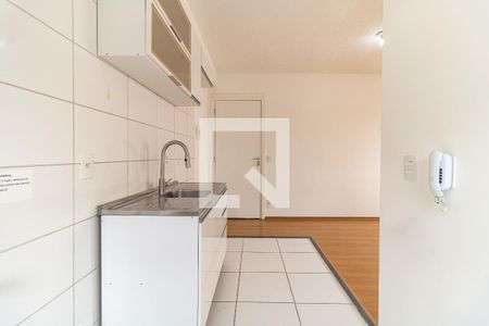 Cozinha de apartamento para alugar com 2 quartos, 42m² em Jardim São Savério, São Paulo