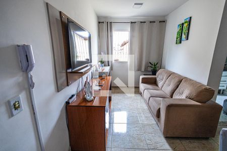 Sala de casa de condomínio à venda com 3 quartos, 60m² em São João Batista (venda Nova), Belo Horizonte