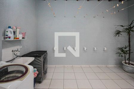 Casa à venda com 300m², 3 quartos e 2 vagasÁrea de Serviço