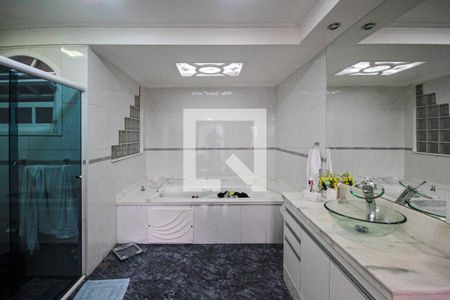 Casa à venda com 300m², 3 quartos e 2 vagasBanheiro da Suíte