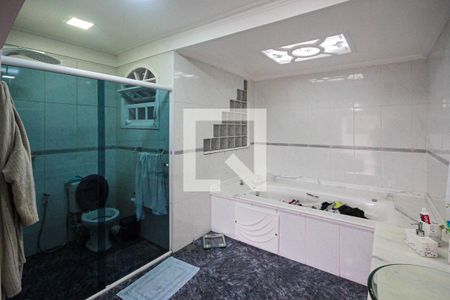 Casa à venda com 300m², 3 quartos e 2 vagasBanheiro da Suíte