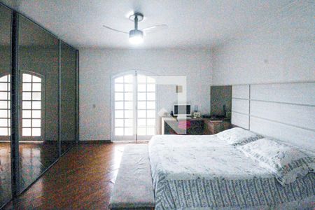 Casa à venda com 300m², 3 quartos e 2 vagasSuite