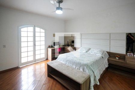 Casa à venda com 300m², 3 quartos e 2 vagasSuite