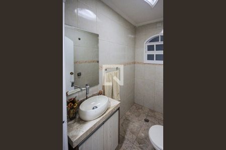 Casa à venda com 300m², 3 quartos e 2 vagasLavabo