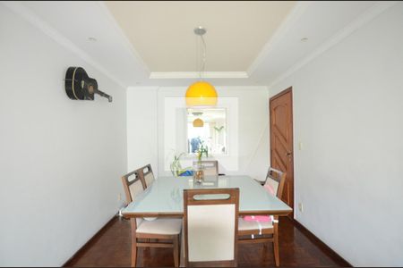 Apartamento para alugar com 65m², 2 quartos e 1 vagaSala