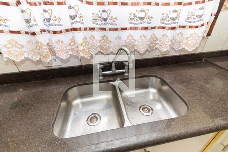 Casa à venda com 200m², 3 quartos e 7 vagas Casa à venda com 200m², 3 quartos e 7 vagasCozinha - Torneira