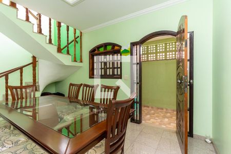 Casa à venda com 200m², 3 quartos e 7 vagas Casa à venda com 200m², 3 quartos e 7 vagasSala de Jantar