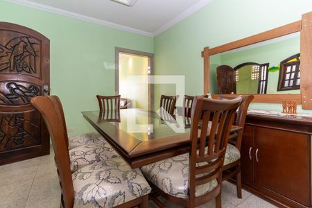 Casa à venda com 200m², 3 quartos e 7 vagas Casa à venda com 200m², 3 quartos e 7 vagasSala de Jantar