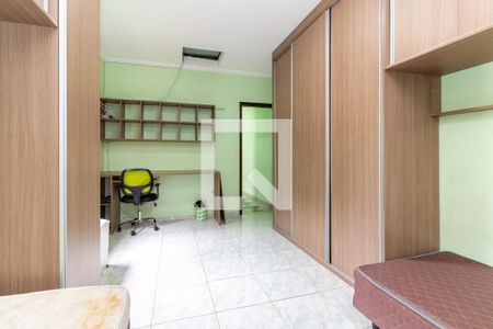 Casa à venda com 200m², 3 quartos e 7 vagas Casa à venda com 200m², 3 quartos e 7 vagasQuarto 2