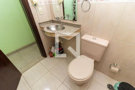 Casa à venda com 200m², 3 quartos e 7 vagas Casa à venda com 200m², 3 quartos e 7 vagasLavabo