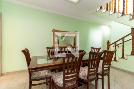 Casa à venda com 200m², 3 quartos e 7 vagas Casa à venda com 200m², 3 quartos e 7 vagasSala de Jantar