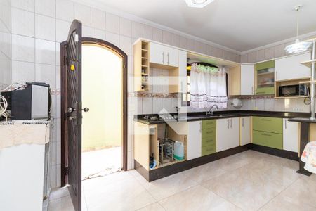 Casa à venda com 200m², 3 quartos e 7 vagas Casa à venda com 200m², 3 quartos e 7 vagasCozinha