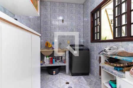 Casa à venda com 200m², 3 quartos e 7 vagas Casa à venda com 200m², 3 quartos e 7 vagasÁrea de Serviço