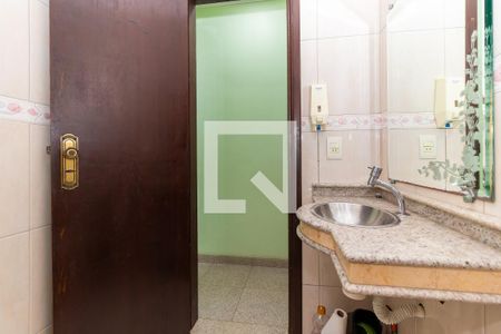 Casa à venda com 200m², 3 quartos e 7 vagas Casa à venda com 200m², 3 quartos e 7 vagasLavabo