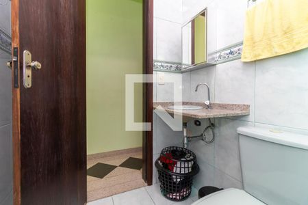 Casa à venda com 200m², 3 quartos e 7 vagas Casa à venda com 200m², 3 quartos e 7 vagasBanheiro 2