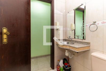 Casa à venda com 200m², 3 quartos e 7 vagas Casa à venda com 200m², 3 quartos e 7 vagasLavabo