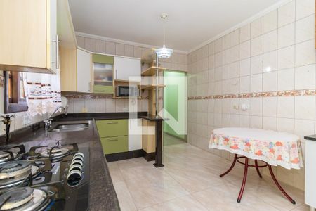 Casa à venda com 200m², 3 quartos e 7 vagas Casa à venda com 200m², 3 quartos e 7 vagasCozinha