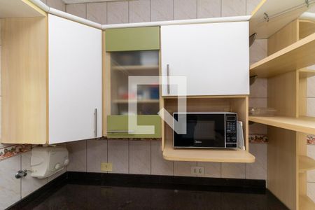 Casa à venda com 200m², 3 quartos e 7 vagas Casa à venda com 200m², 3 quartos e 7 vagasCozinha - Armários