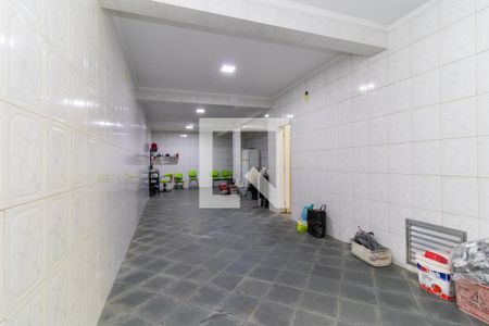 Casa à venda com 200m², 3 quartos e 7 vagas Casa à venda com 200m², 3 quartos e 7 vagasGaragem