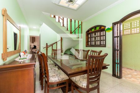 Casa à venda com 200m², 3 quartos e 7 vagas Casa à venda com 200m², 3 quartos e 7 vagasSala de Jantar