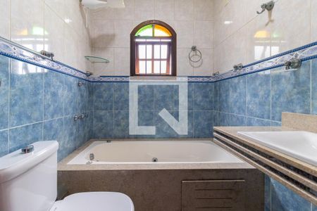 Casa à venda com 200m², 3 quartos e 7 vagas Casa à venda com 200m², 3 quartos e 7 vagasBanheiro da Suíte 1