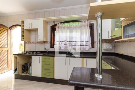 Casa à venda com 200m², 3 quartos e 7 vagas Casa à venda com 200m², 3 quartos e 7 vagasCozinha