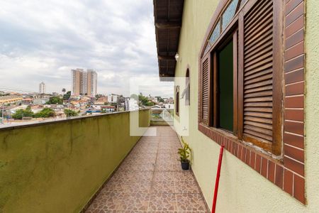 Casa à venda com 200m², 3 quartos e 7 vagas Casa à venda com 200m², 3 quartos e 7 vagasVaranda do Quarto 3