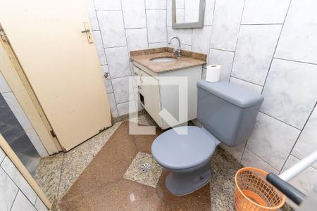 Casa à venda com 200m², 3 quartos e 7 vagas Casa à venda com 200m², 3 quartos e 7 vagasBanheiro 3