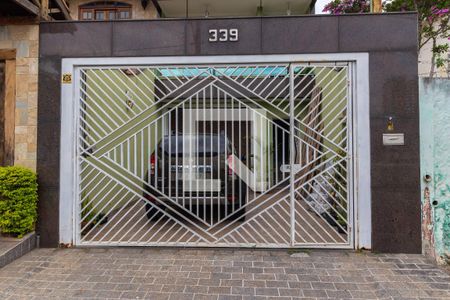 Casa à venda com 200m², 3 quartos e 7 vagas Casa à venda com 200m², 3 quartos e 7 vagasFachada