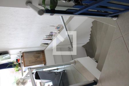 Apartamento à venda com 130m², 2 quartos e 2 vagasEscada