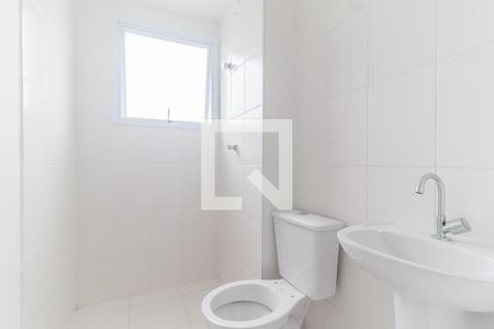 Banheiro de kitnet/studio para alugar com 1 quarto, 26m² em Botujuru, Mogi das Cruzes