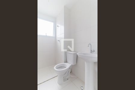 Banheiro de kitnet/studio para alugar com 1 quarto, 26m² em Botujuru, Mogi das Cruzes