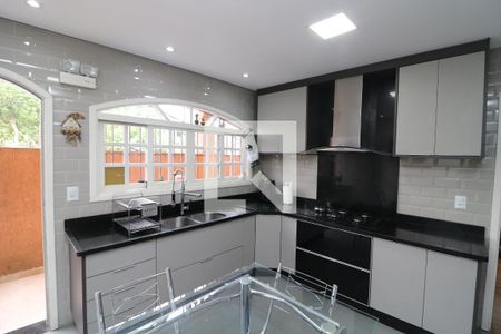 Casa para alugar com 172m², 3 quartos e 3 vagasCozinha