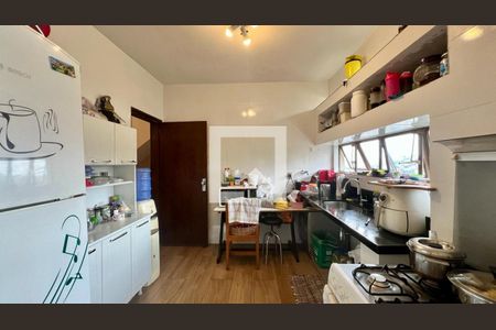 Apartamento à venda com 280m², 4 quartos e 2 vagascozinha