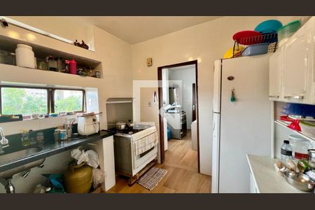 Apartamento à venda com 280m², 4 quartos e 2 vagascozinha